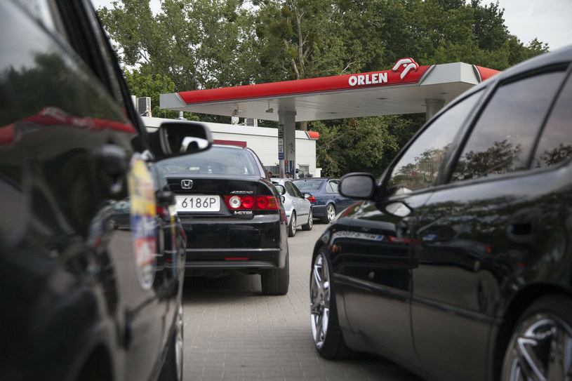 Na ile paliwa stać Polaka, a na ile Niemca? Druzgocące porównanie